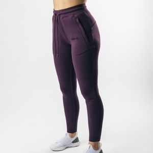Alphalete Essential Jogger